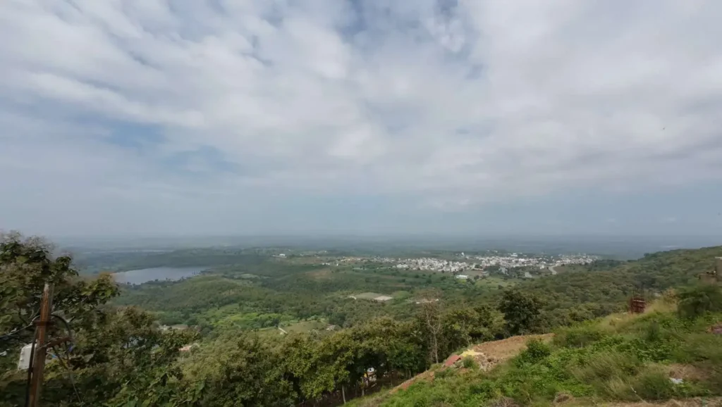 mahurgad renuka mata - hill view