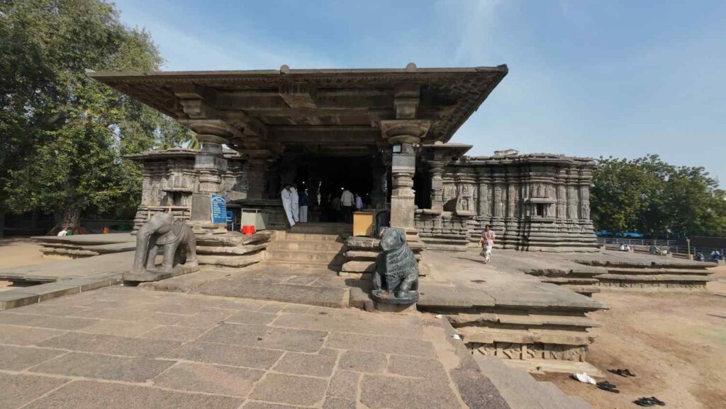 thousand pillar temple warangal