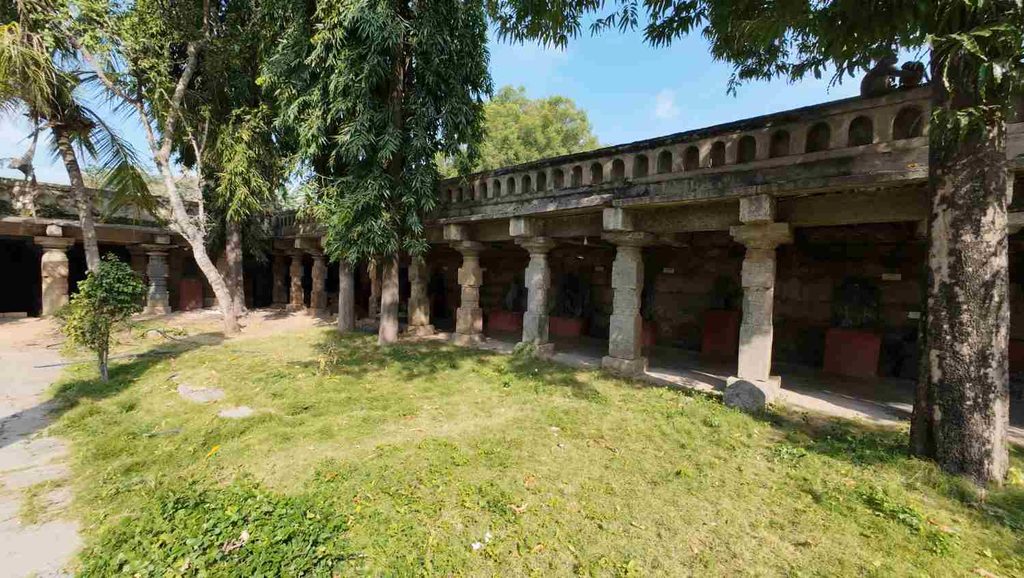 kolanupaka someshwara temple