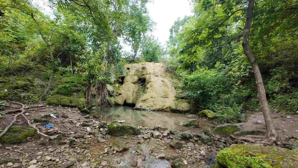 ullipitta waterfall photos